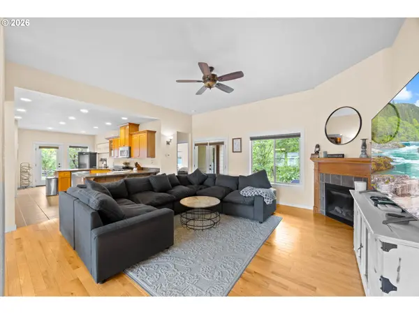 725 SLAZENGER CT, Sutherlin, OR 97479