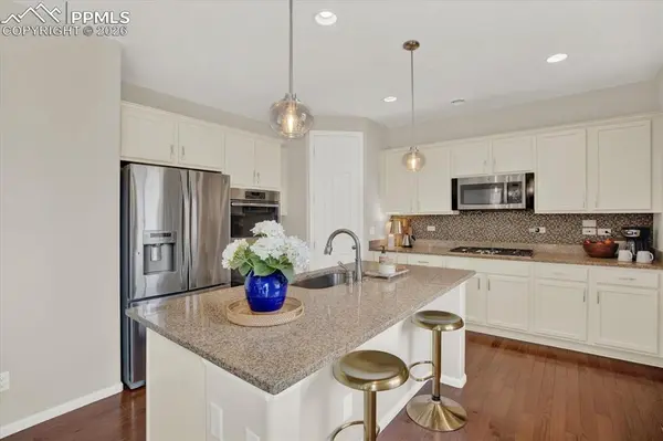 7106 Golden Acacia LN, Colorado Springs, CO 80927