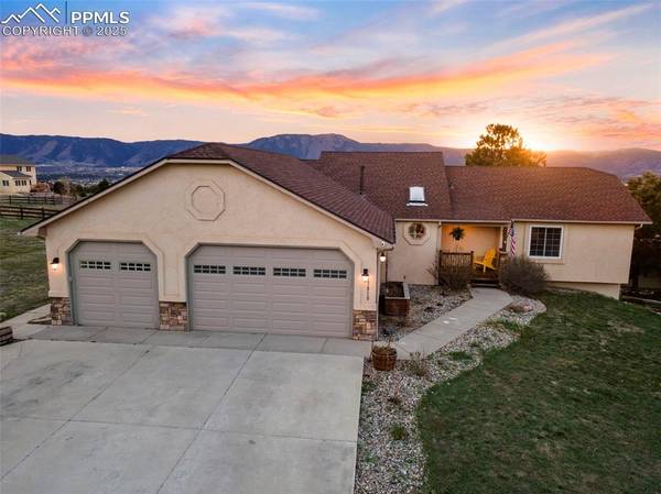 17810 New London RD,  Monument,  CO 80132