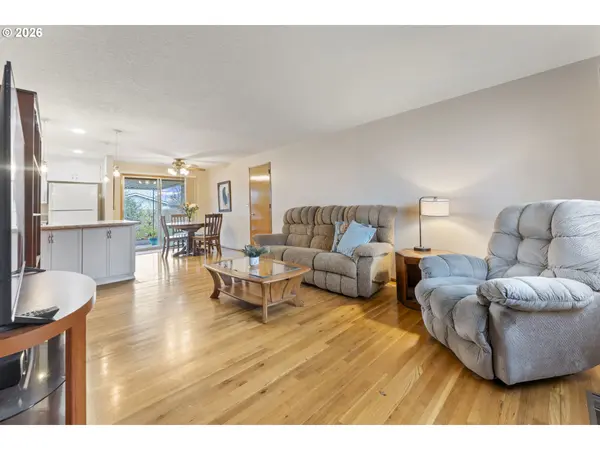 1760 VANDERBECK LN, Woodburn, OR 97071