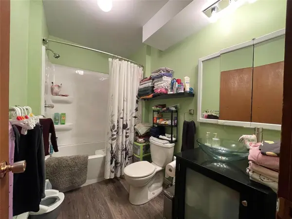 436 Minnigaffe ST, Winnipeg, MB R2X 1Z6