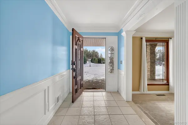 9505 E Atherton RD, Davison Township, MI 48423