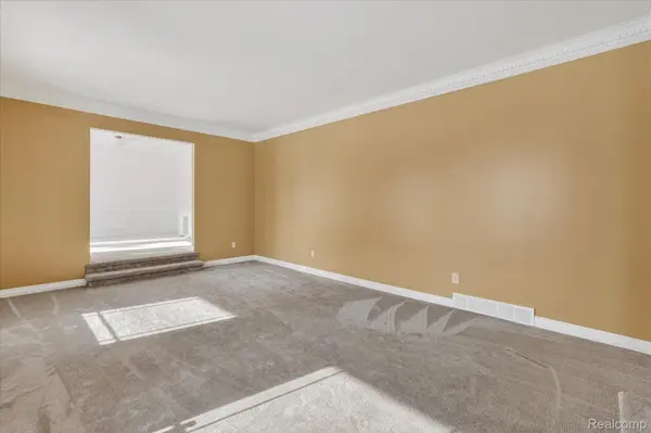 9505 E Atherton RD, Davison Township, MI 48423