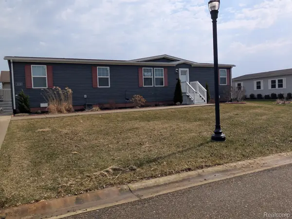 11219 Wildbrook CT, Green Oak Township, MI 48178