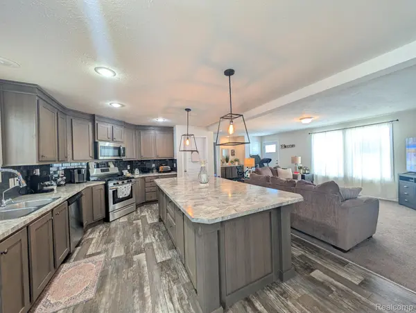 11219 Wildbrook CT, Green Oak Township, MI 48178