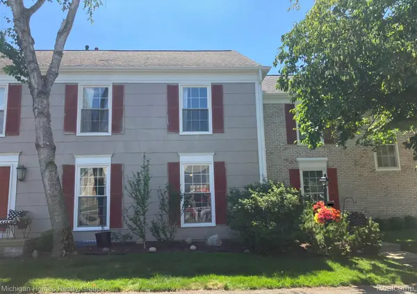 1437 Lantern LN, Rochester Hills, MI 48306