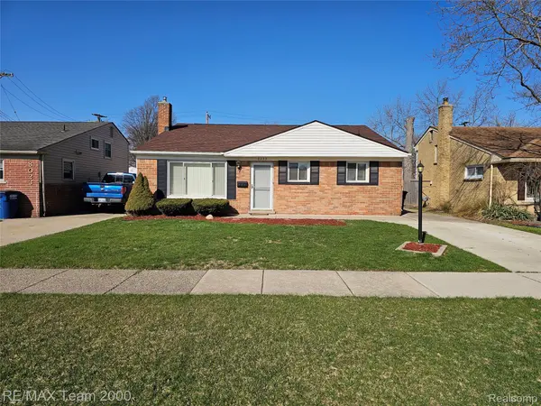 8035 Donna ST, Westland, MI 48185