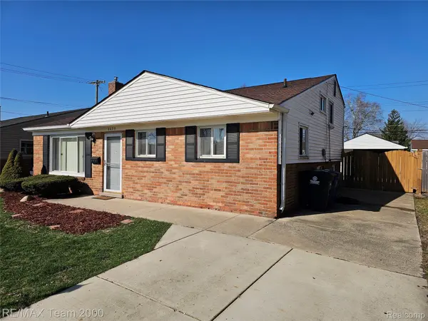 8035 Donna ST, Westland, MI 48185