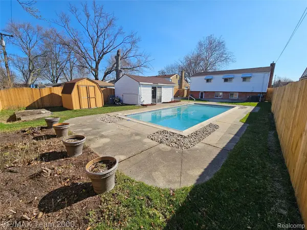 8035 Donna ST, Westland, MI 48185