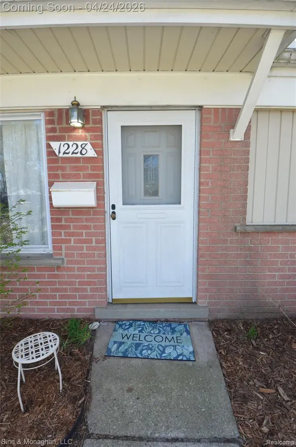1228 Connie AVE, Madison Heights, MI 48071
