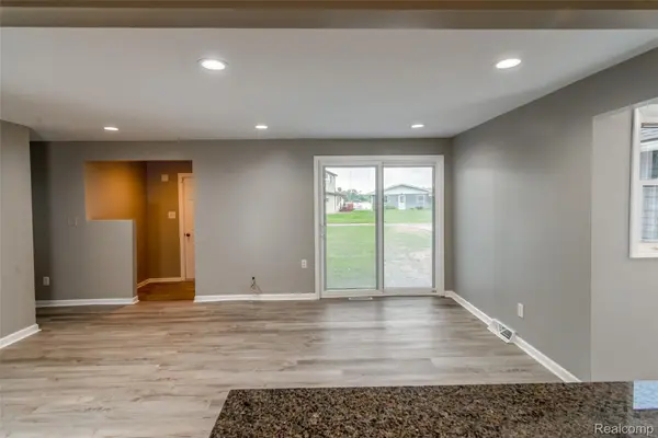 4340 Creedmore ST, Commerce Charter Township, MI 48382