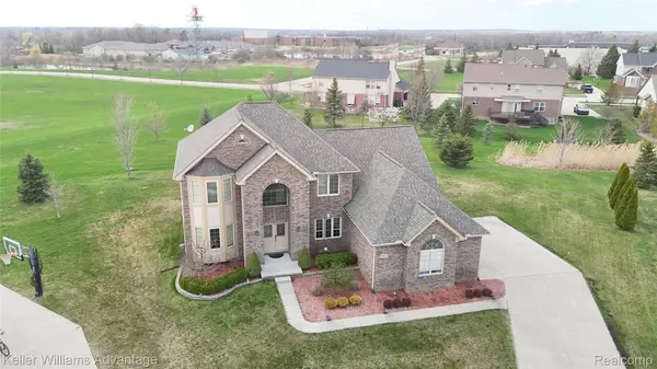 23883 Bayberry CT, Lyon Charter Township, MI 48178