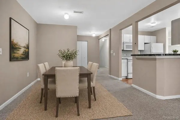 863 Amanda LN, Pontiac, MI 48340