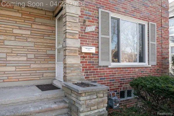 513 Saint Clair AVE, Grosse Pointe, MI 48230