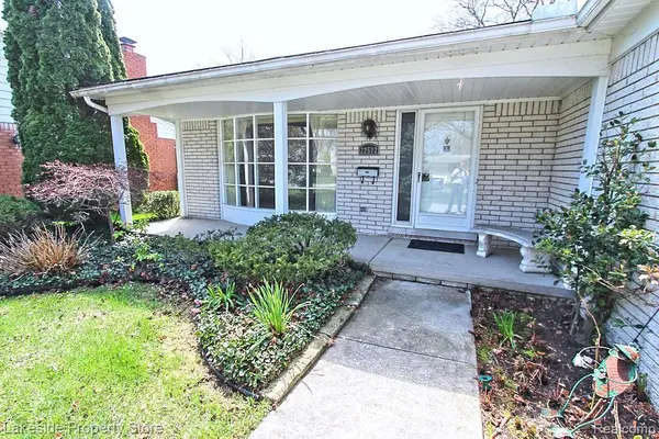 22512 Corteville ST, St. Clair Shores, MI 48081