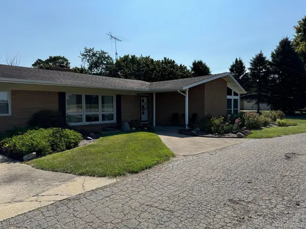 2065 S LAPEER RD, Lapeer Township, MI 48446