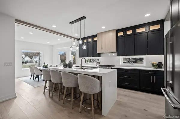 125 N Washington AVE, Royal Oak, MI 48067