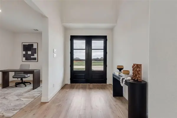 7631 Lanier Lane, Grand Prairie, TX 75054