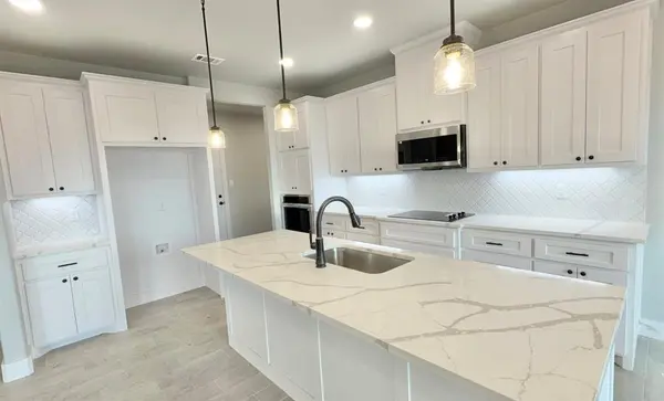 2008 Collin Street, Weatherford, TX 76085