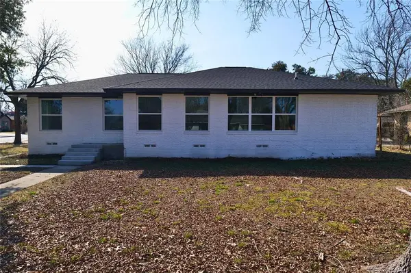 1555 Cape Cod Drive, Dallas, TX 75216