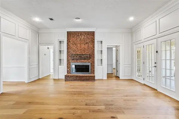 2942 Woodland Hills Drive, Grapevine, TX 76051