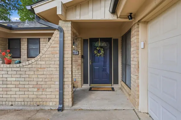 1917 Hurstview Drive, Hurst, TX 76054