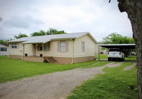 100 Hickory Street, Lone Oak, TX 75453