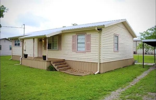 100 Hickory Street, Lone Oak, TX 75453