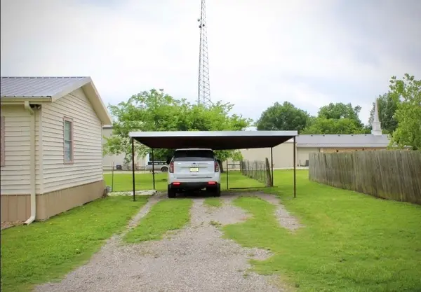 100 Hickory Street, Lone Oak, TX 75453