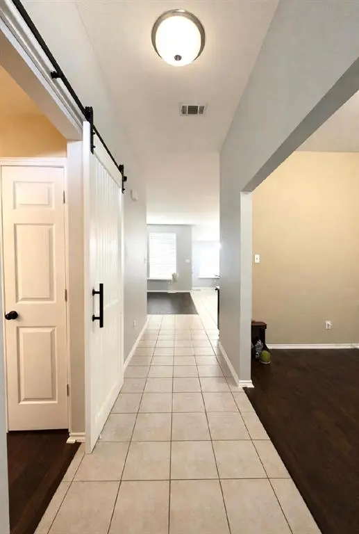 208 creek point Lane, Arlington, TX 76002