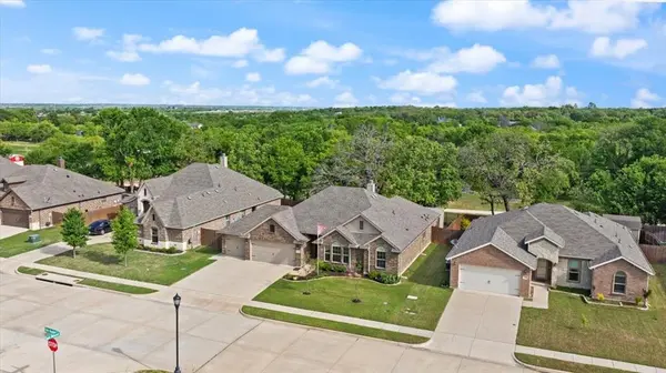 1420 Glade Meadows Drive, Burleson, TX 76058