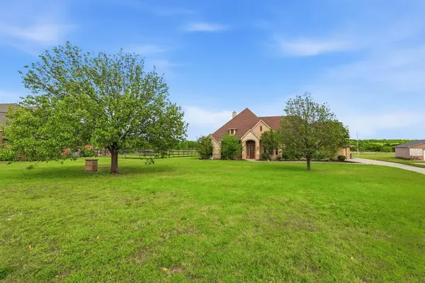 4430 Bucking Bronc Drive, Fort Worth, TX 76126