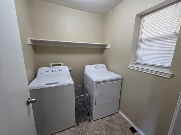 2326 Kingsway Drive, Arlington, TX 76012