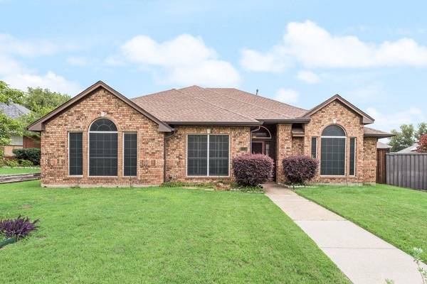 2114 Greenstone Trail, Carrollton, TX 75010