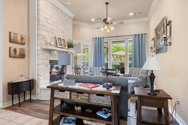 7404 Fox Fire Court, Granbury, TX 76049