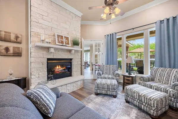 7404 Fox Fire Court, Granbury, TX 76049