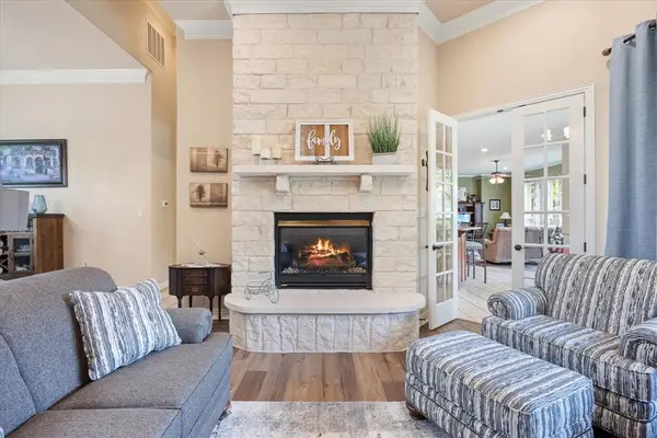 7404 Fox Fire Court, Granbury, TX 76049