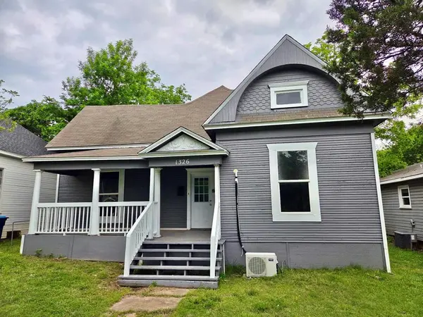 1326 W Sears Street, Denison, TX 75020