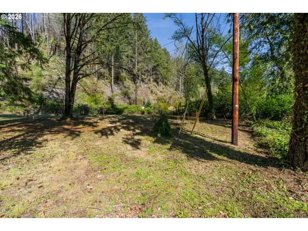 47987 MCKENZIE HWY, Vida, OR 97488