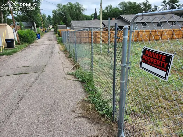 1504 Tweed ST, Colorado Springs, CO 80909