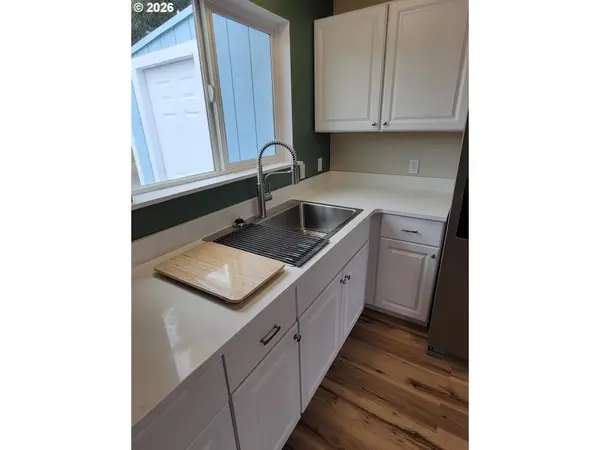 1619 NW MULHOLLAND DR, Roseburg, OR 97470