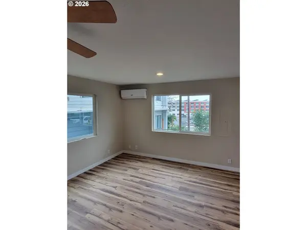 1619 NW MULHOLLAND DR, Roseburg, OR 97470