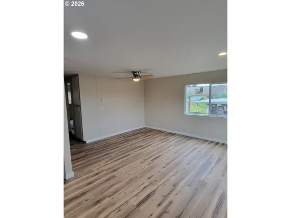 1619 NW MULHOLLAND DR, Roseburg, OR 97470