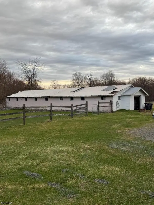 73 Featherbed Ln, Raritan Twp., NJ 08822