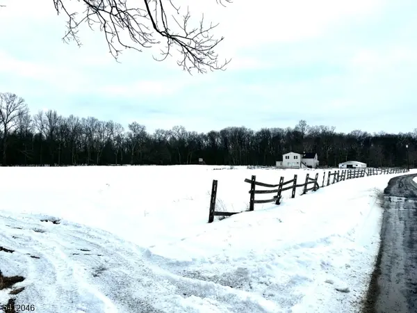 73 Featherbed Ln, Raritan Twp., NJ 08822