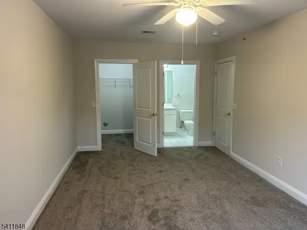 31 Wilshire Ter, Kinnelon Boro, NJ 07405