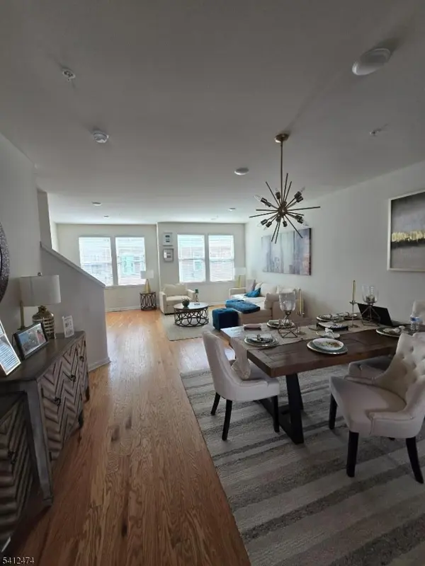 10 Bond St, North Brunswick Twp., NJ 08902