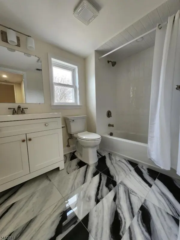 34 Scott Ave, Sayreville Boro, NJ 08879