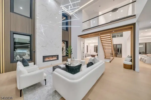 801 Godwin Rd, Paramus Boro, NJ 07652