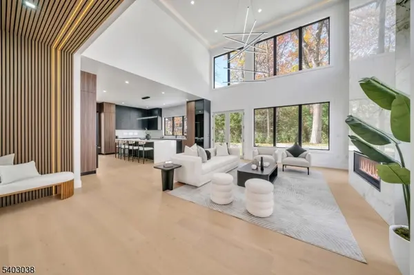 801 Godwin Rd, Paramus Boro, NJ 07652